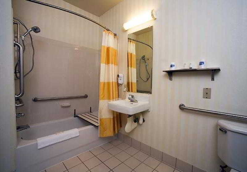 Fairfield Inn & Suites Traverse City Exterior photo